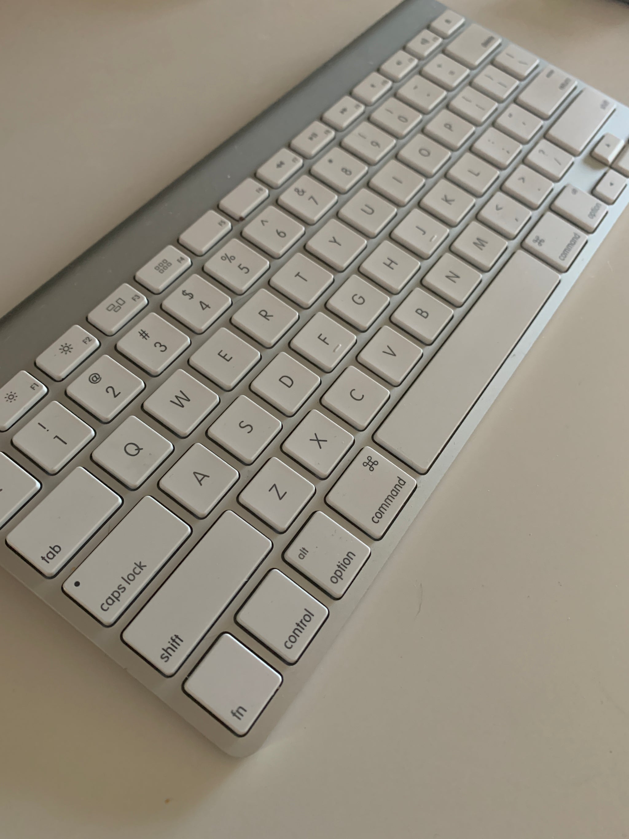 Wireless Apple Keyboard A1314 – Steve Kellar // Mint Condish